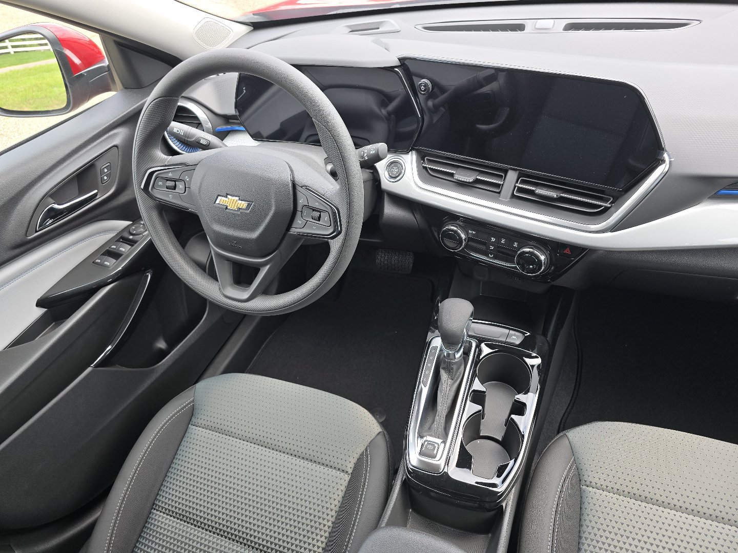 New 2026 Chevrolet Trax LT FWD image 12
