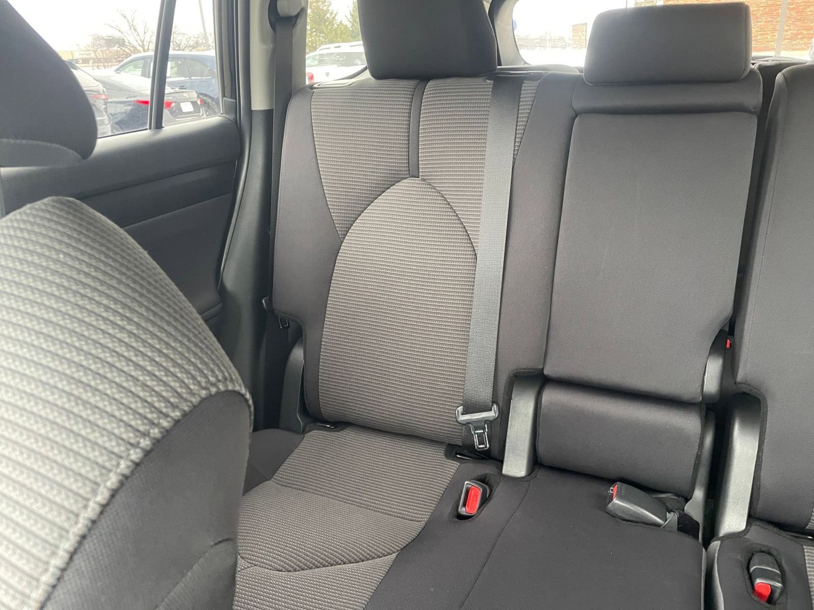 Used 2025 Toyota Highlander LE image 41