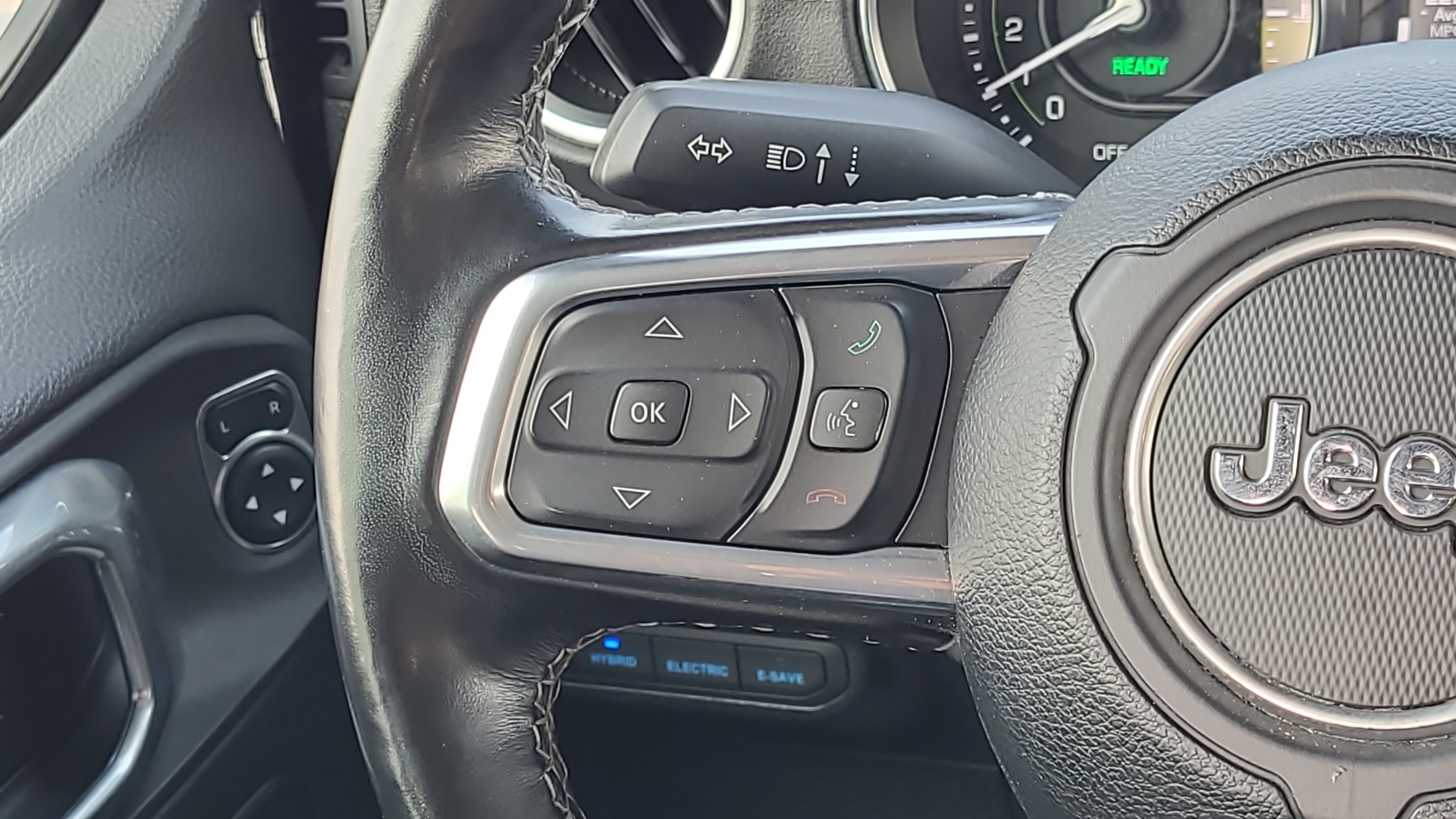 Used 2021 Jeep Wrangler Unlimited Sahara w/ Cold Weather Group AWD/4WD image 41