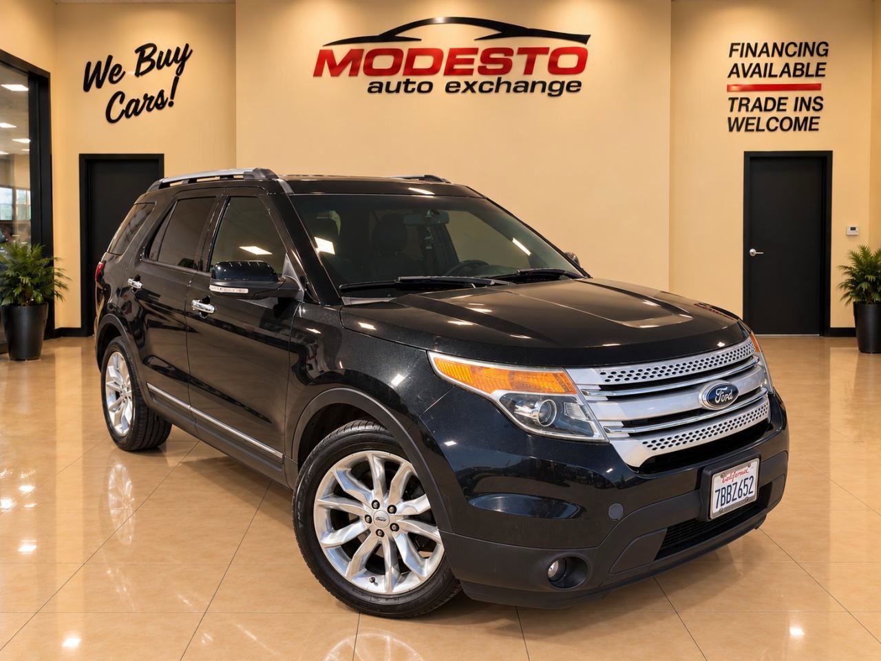 Used 2013 Ford Explorer XLT FWD image 1