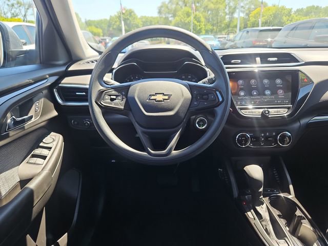 Used 2023 Chevrolet TrailBlazer LT w/ Convenience Package FWD image 14