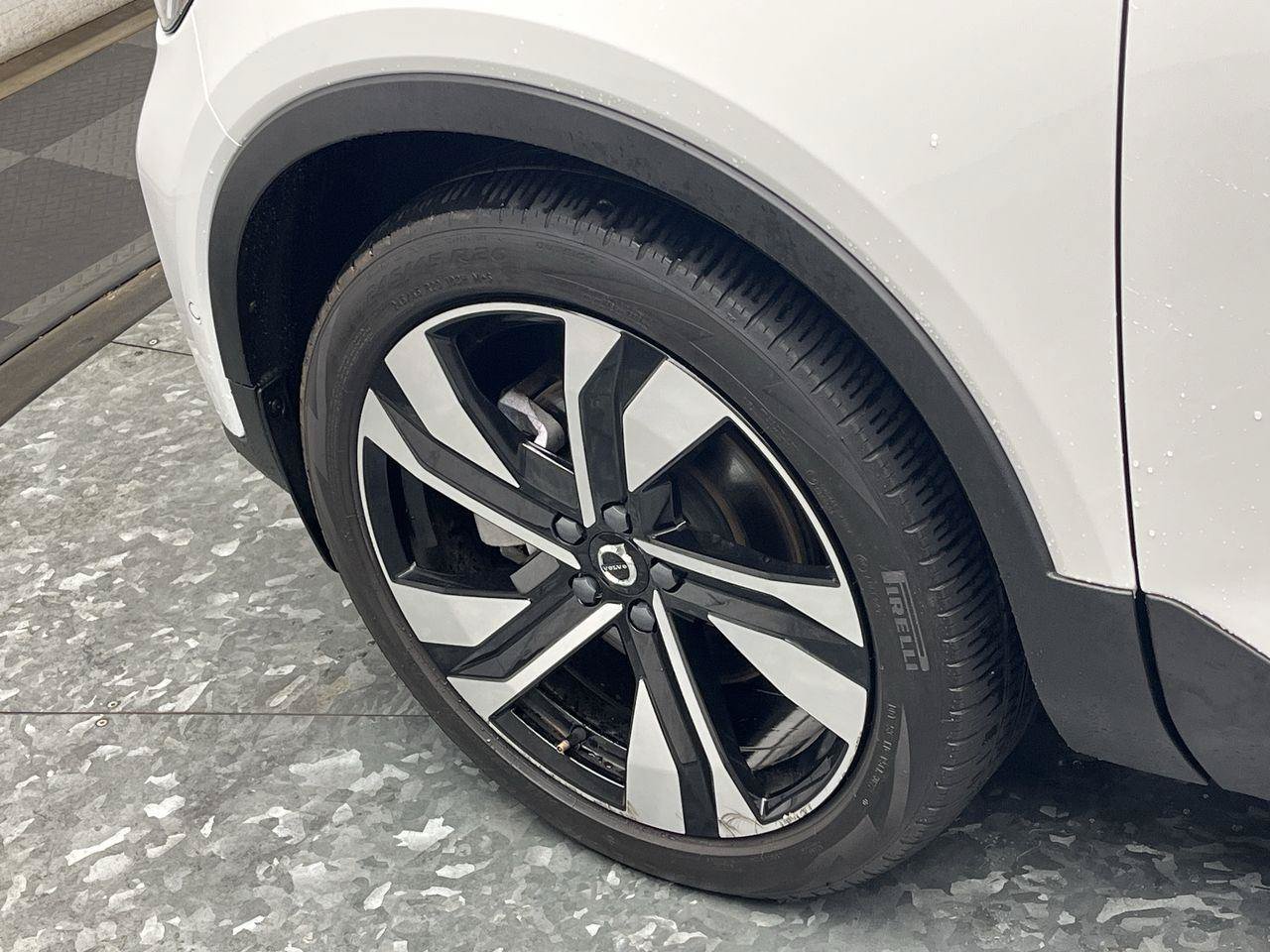 Used 2023 Volvo XC40 B5 Ultimate w/ Protection Package Premier AWD/4WD image 33