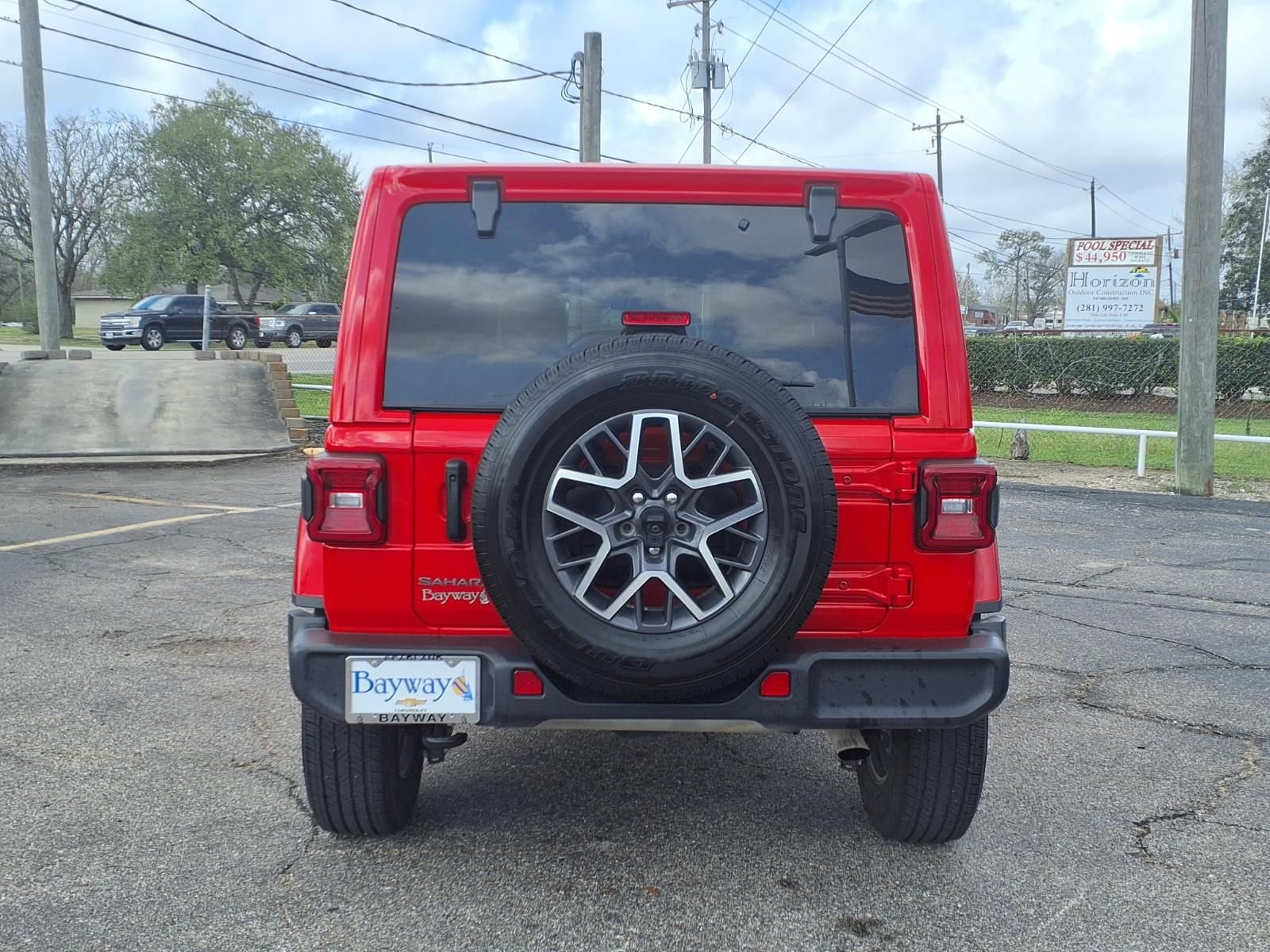 Used 2025 Jeep Wrangler Sahara image 22