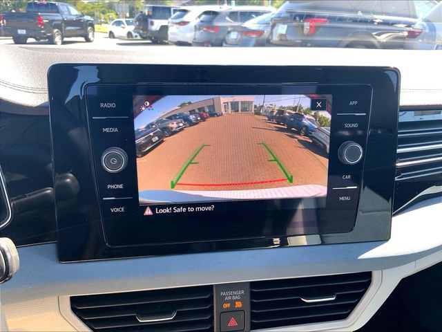 Used 2025 Volkswagen Jetta SE w/ Sunroof Package FWD image 25