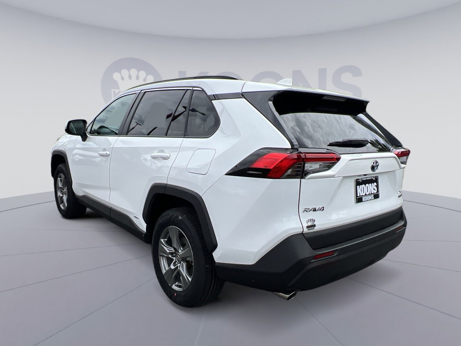 Used 2024 Toyota RAV4 XLE w/ Convenience Package AWD/4WD image 4