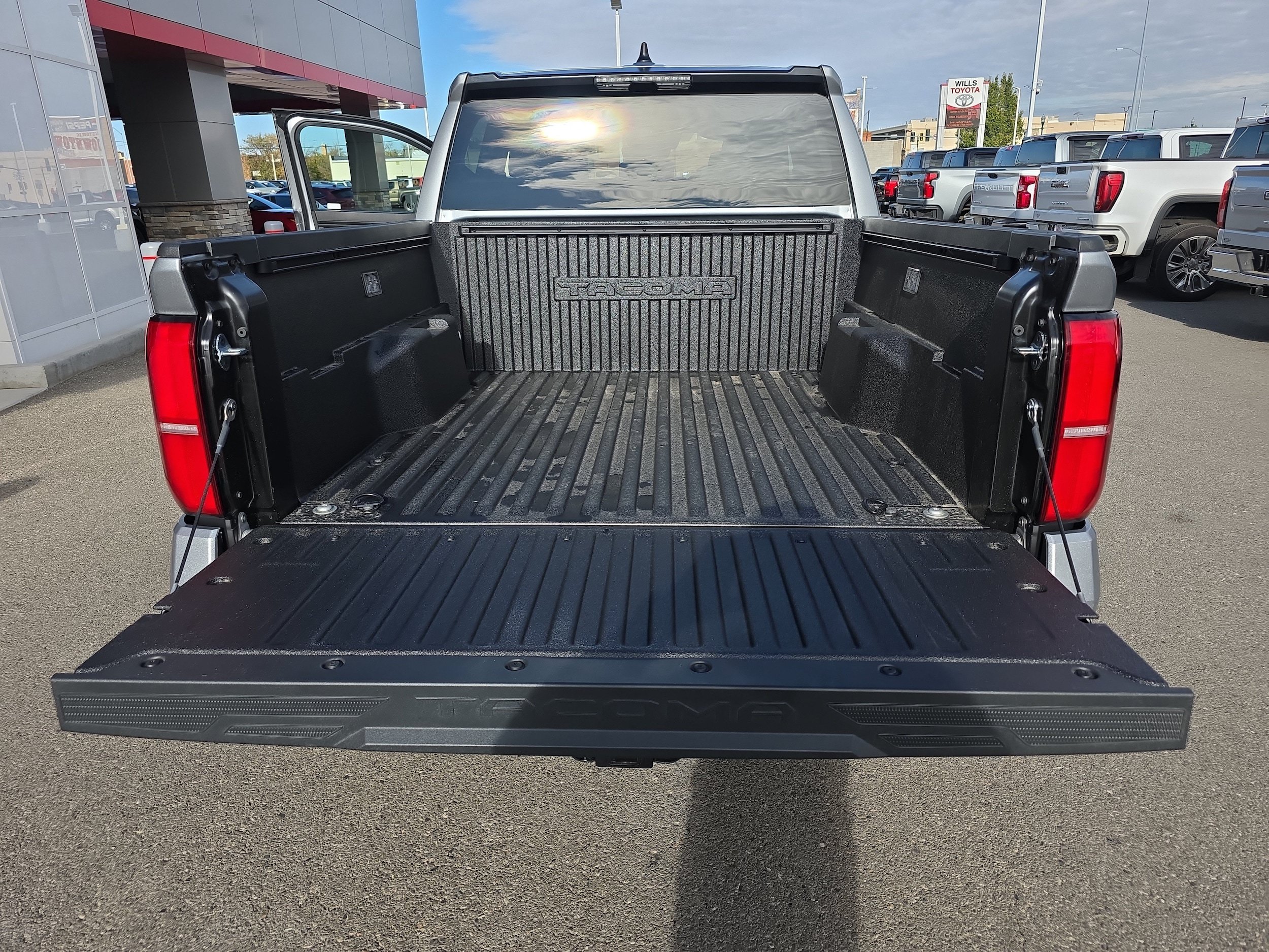 Used 2026 Toyota Tacoma SR5 AWD/4WD image 14