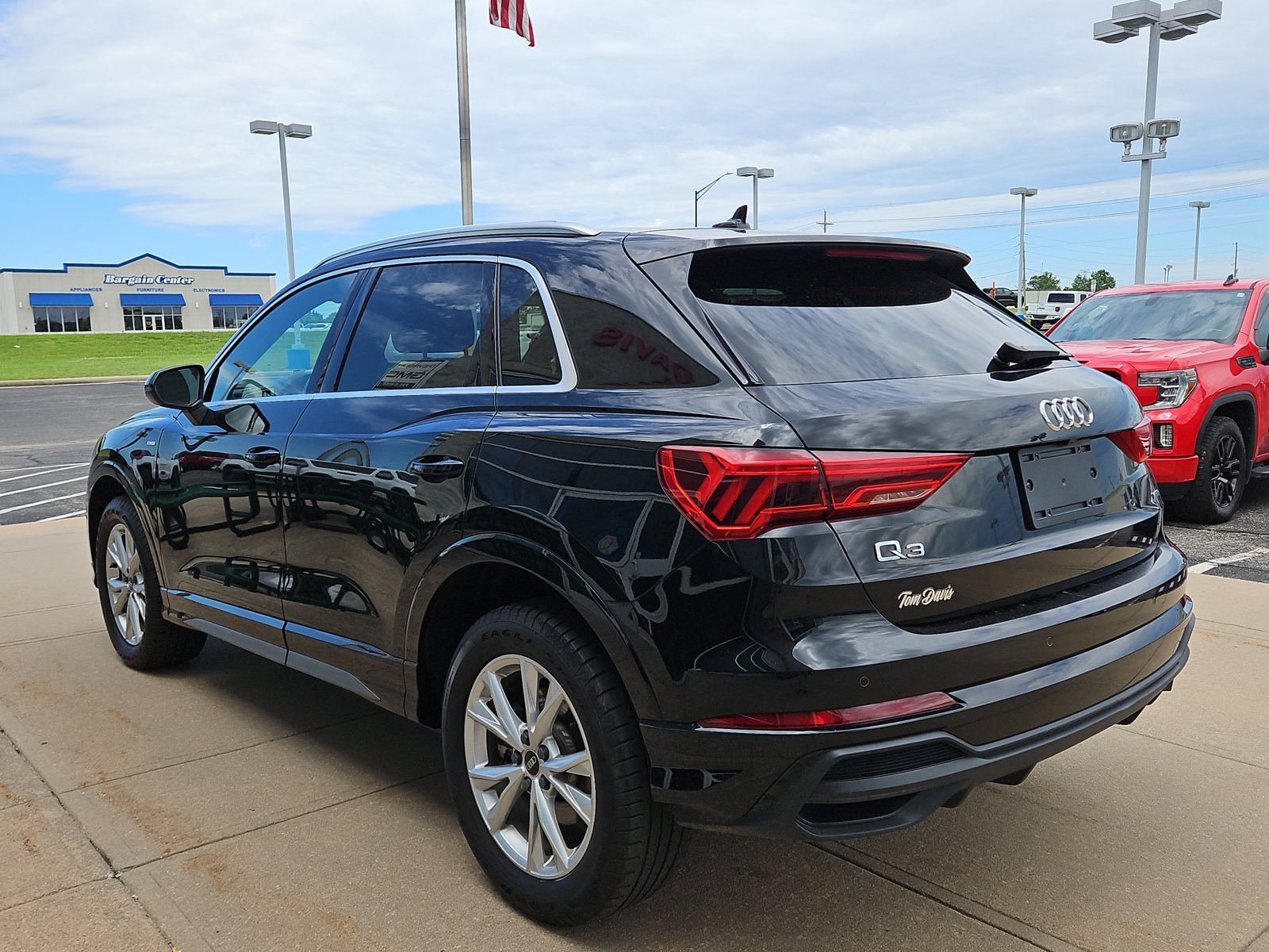 Used 2025 Audi Q3 2.0T Premium AWD/4WD image 3