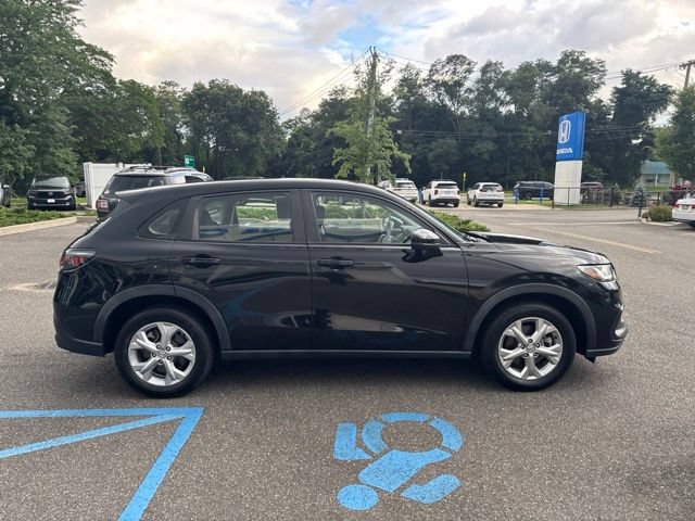 Used 2023 Honda HR-V LX image 9