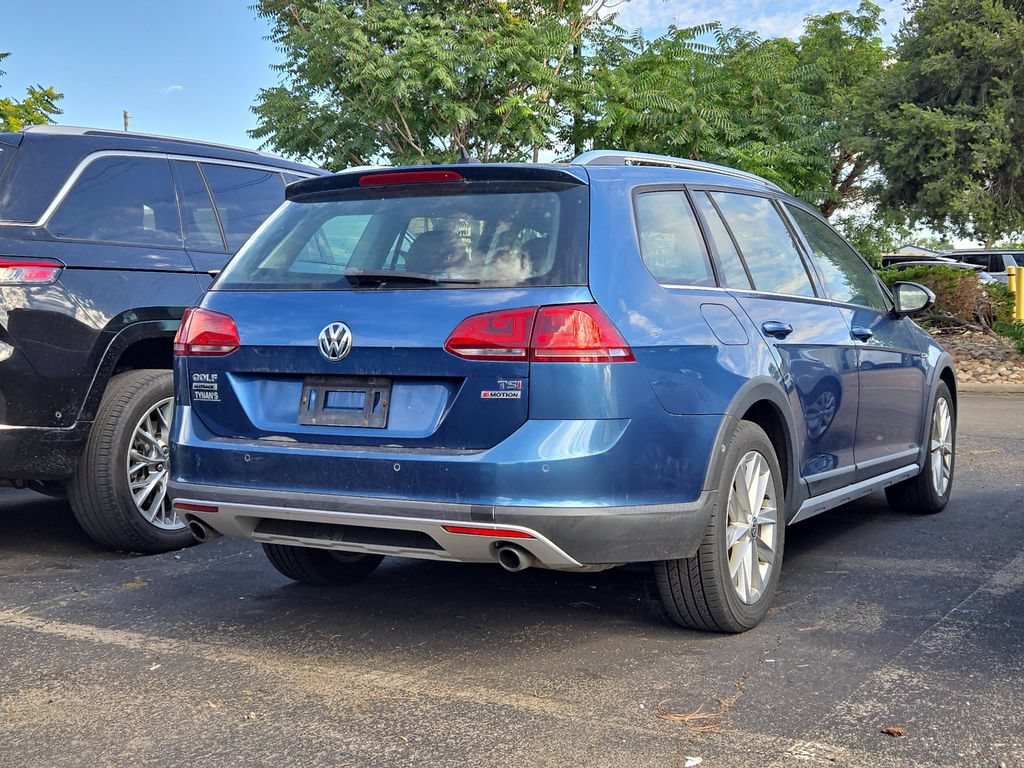 Used 2017 Volkswagen Golf Alltrack S AWD/4WD image 2