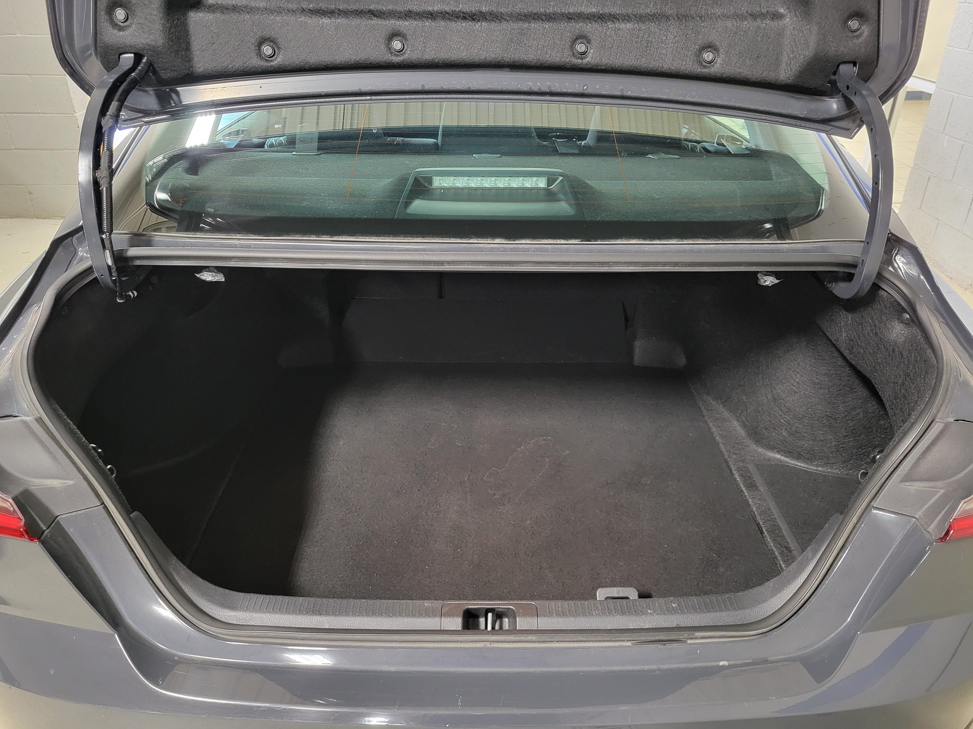 Used 2025 Toyota Camry LE FWD image 9