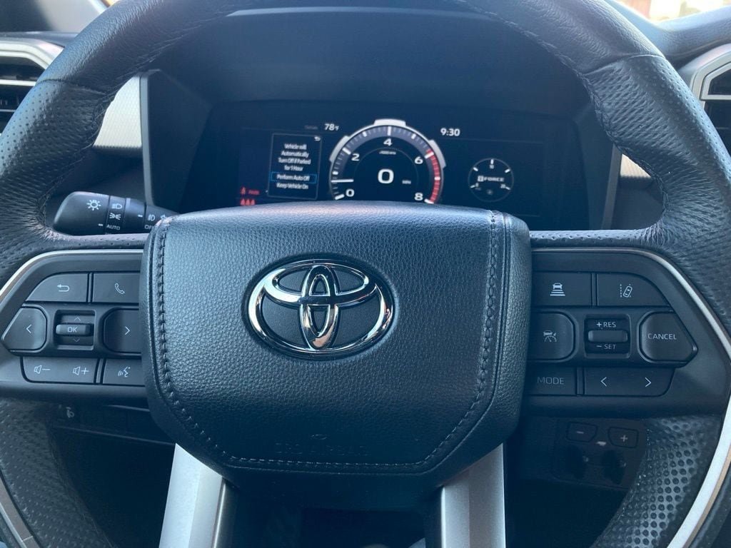 Used 2025 Toyota Tundra Limited AWD/4WD image 17