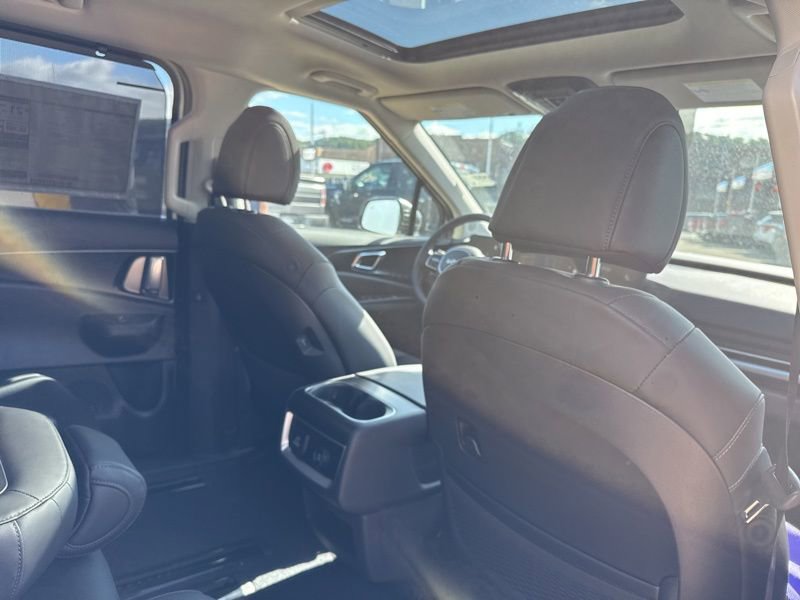 New 2026 Kia Carnival SX w/ SX Dark Edition Package image 16