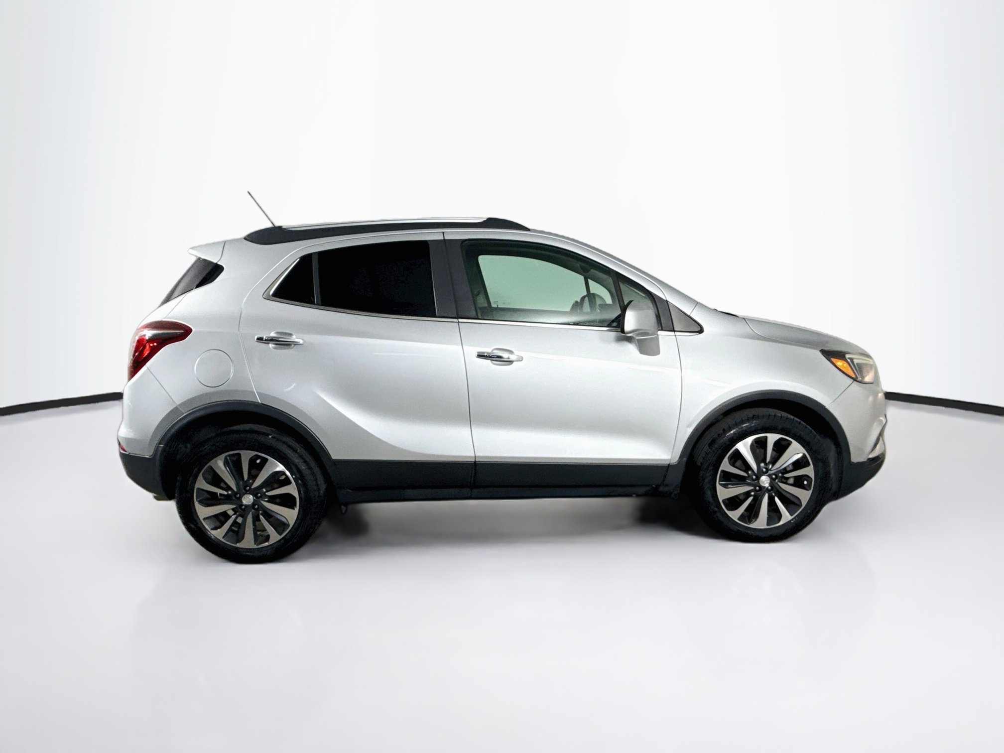 Used 2021 Buick Encore Preferred FWD image 2