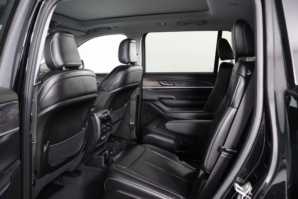 Used 2023 Jeep Grand Cherokee L Limited RWD image 11