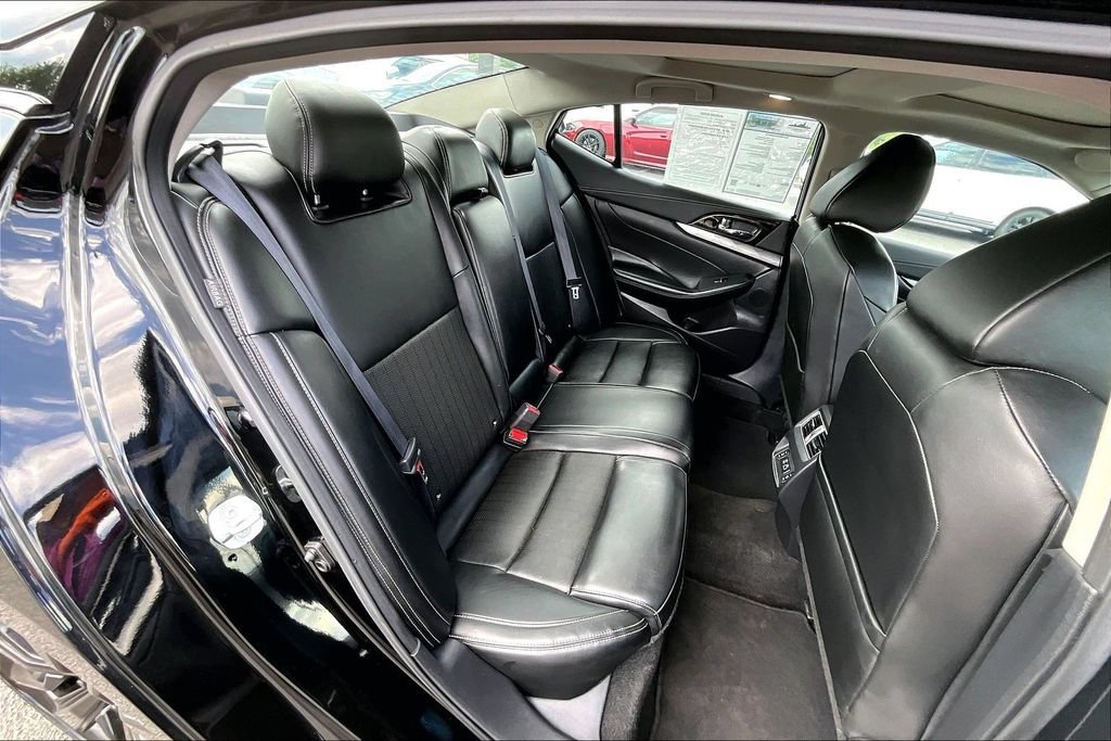 Used 2023 Nissan Maxima SL FWD image 27