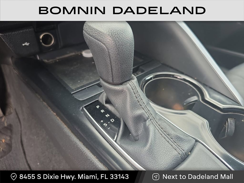 Used 2020 Toyota Camry LE image 18