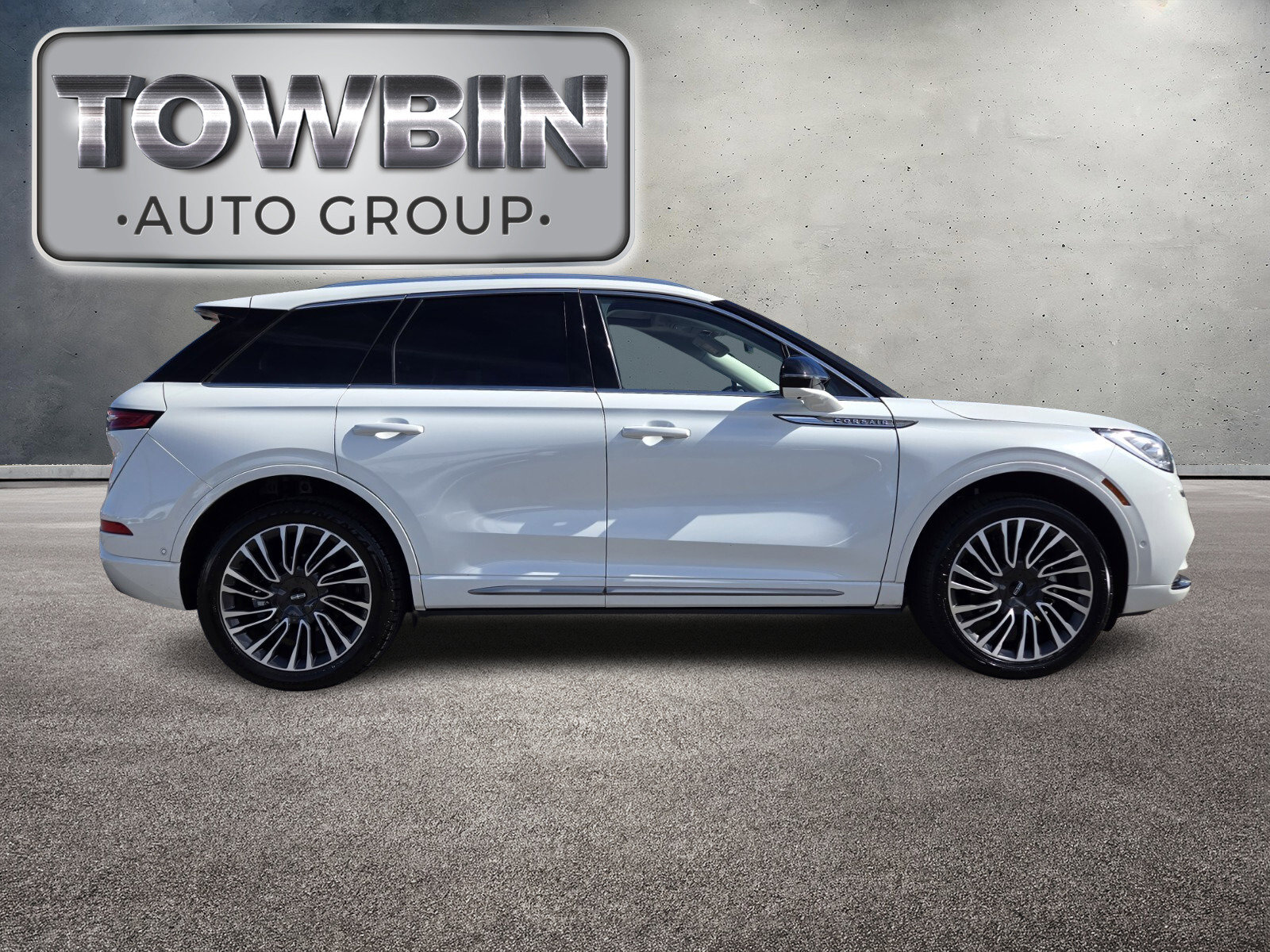 Used 2021 Lincoln Corsair Reserve w/ Equipment Group 201A image 3