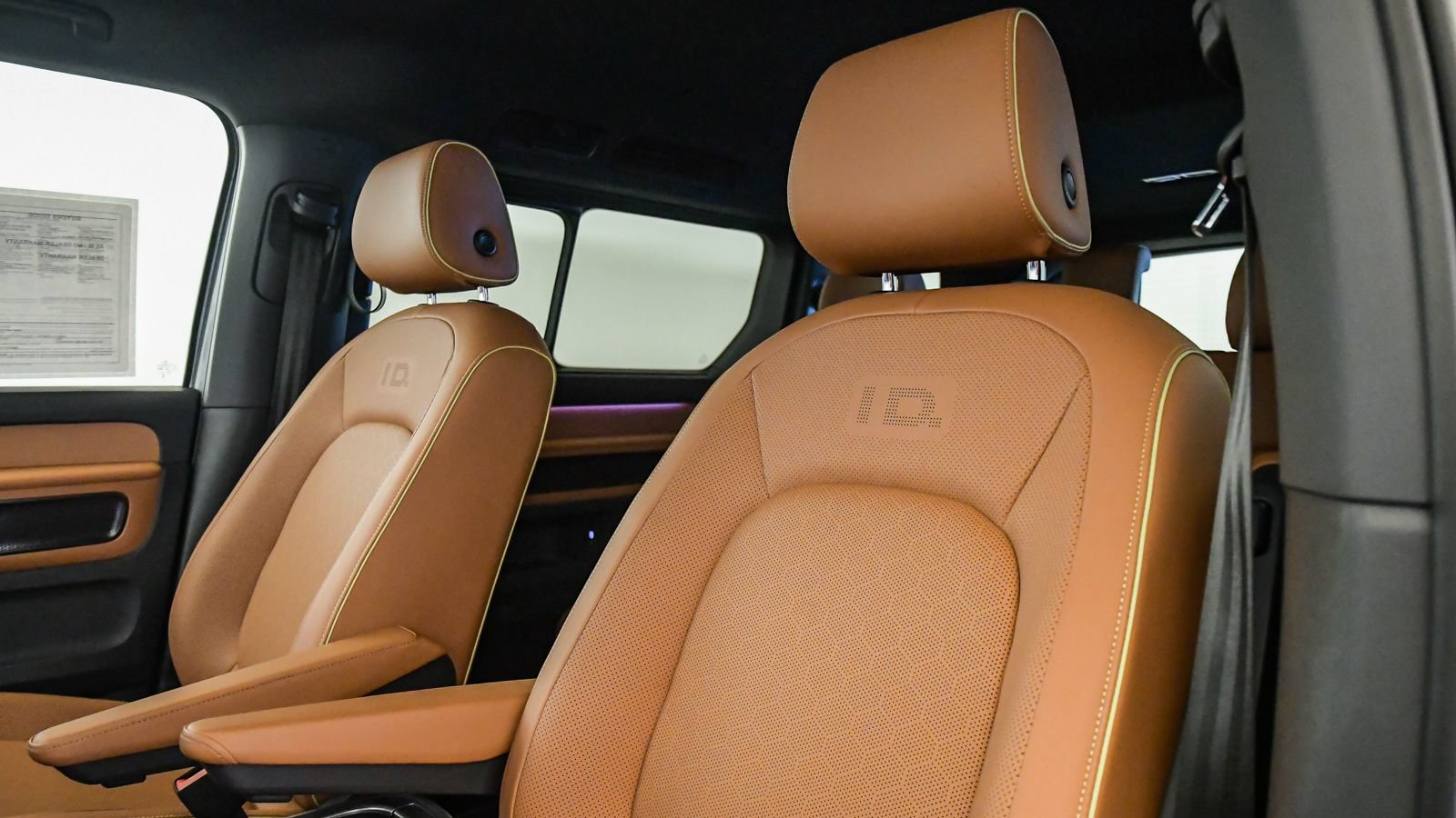 Used 2025 Volkswagen ID. Buzz Pro S RWD image 21