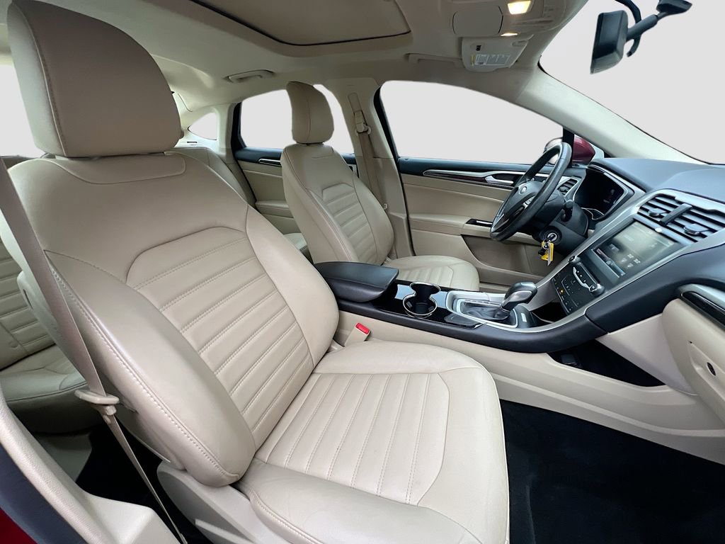 Used 2015 Ford Fusion SE w/ Equipment Group 202A image 24