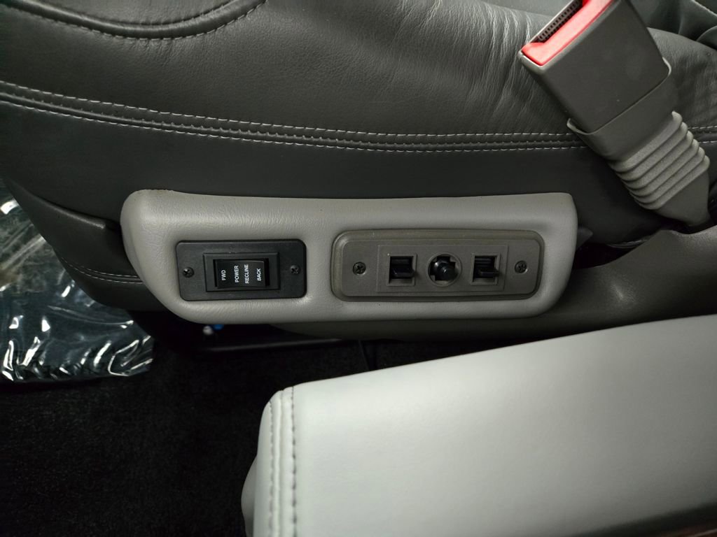 Used 2021 Chevrolet Express 2500 w/ Enhanced Convenience Package image 20