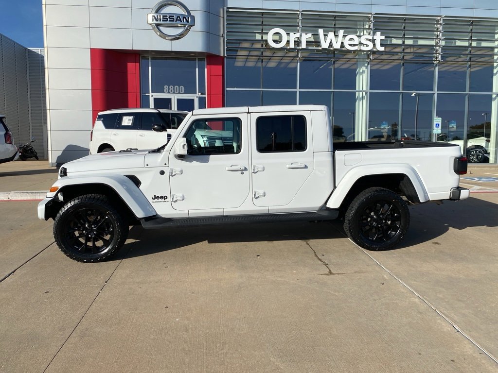 Used 2023 Jeep Gladiator Overland image 2