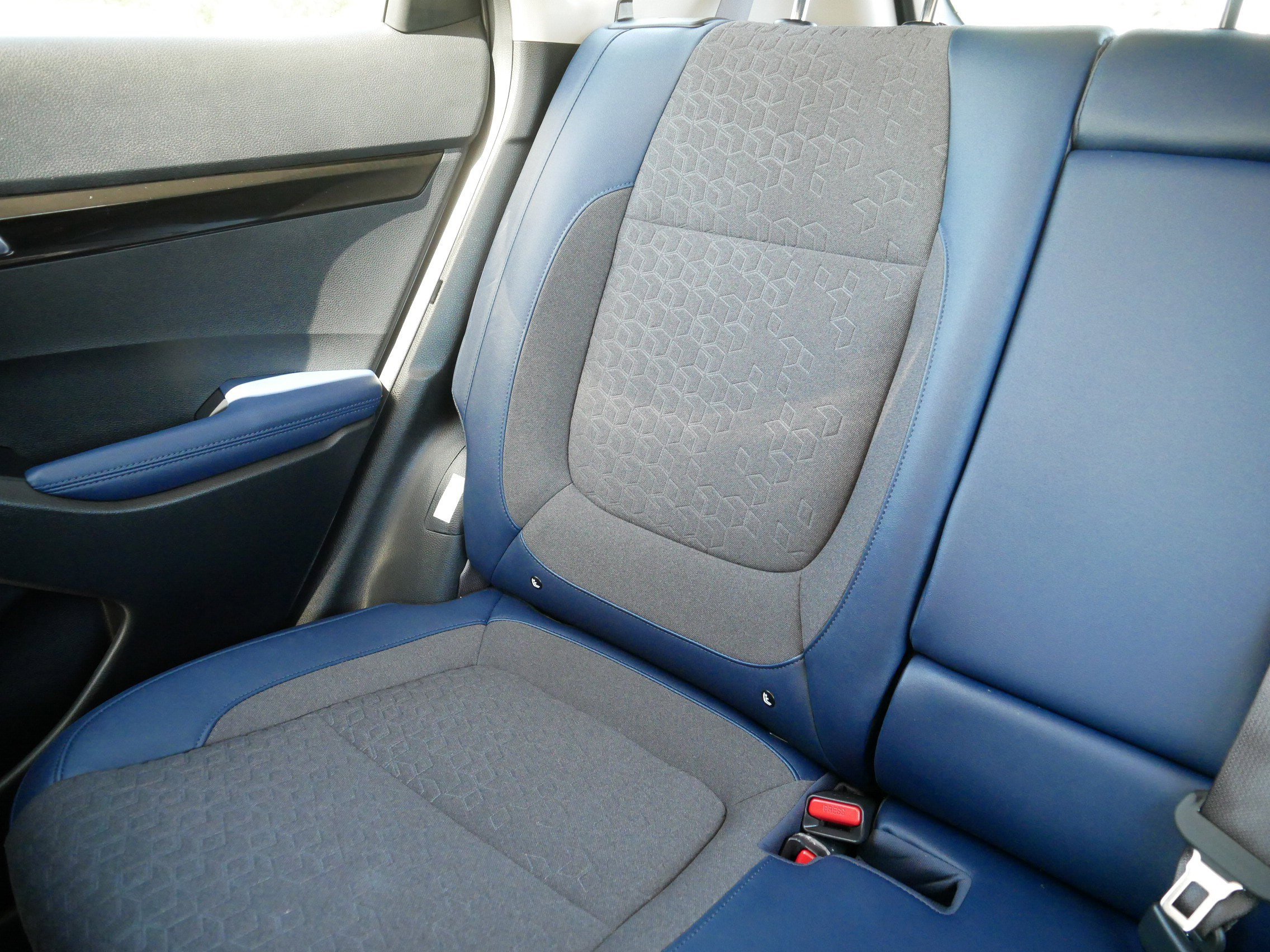 Used 2025 Kia Seltos S AWD/4WD image 12