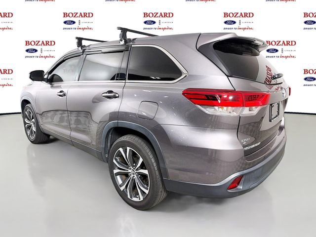Used 2019 Toyota Highlander LE FWD image 6