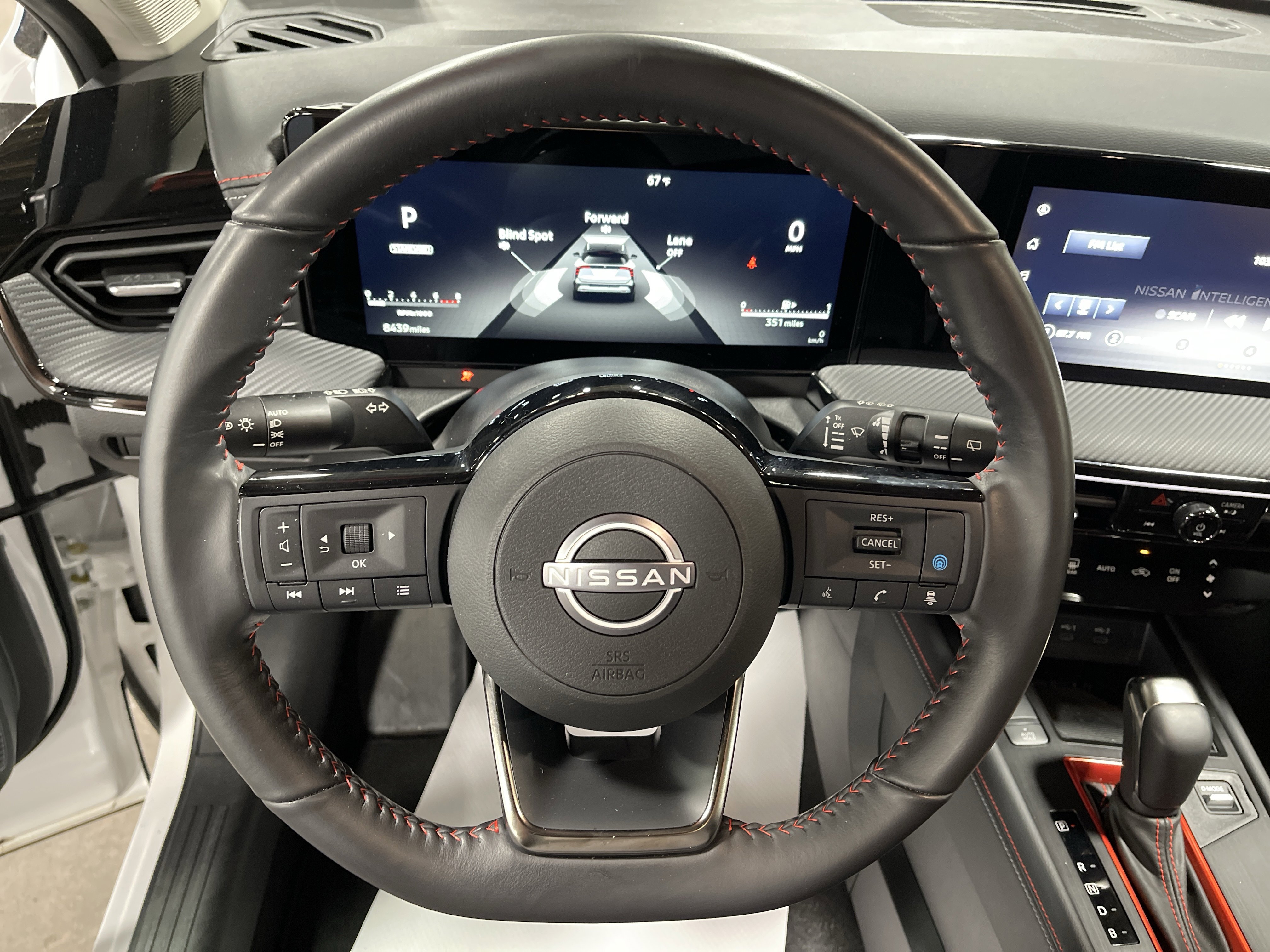 Used 2025 Nissan Kicks SR image 17