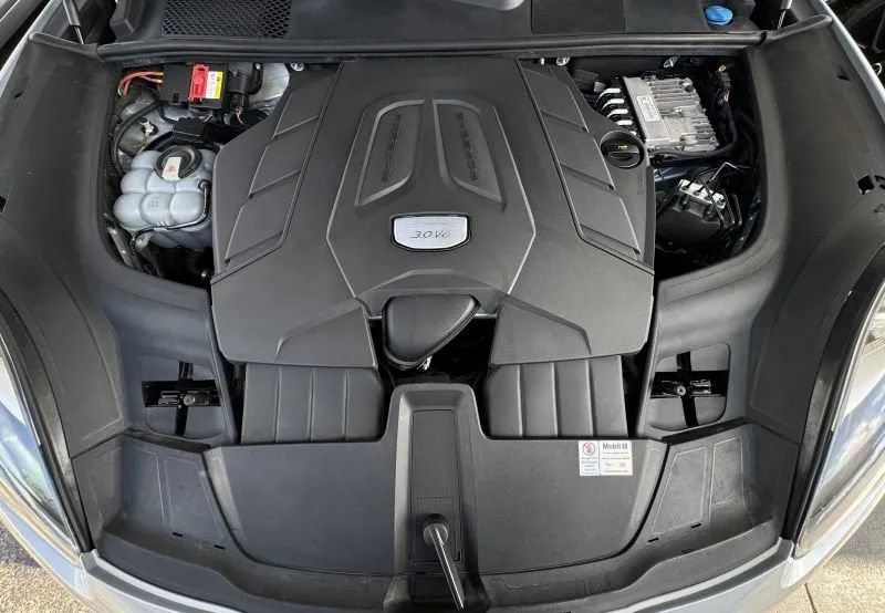 Used 2019 Porsche Cayenne AWD/4WD image 15