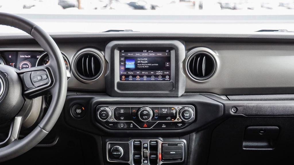 Used 2023 Jeep Gladiator Sport AWD/4WD image 16