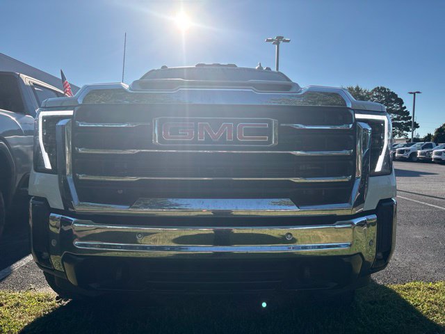 Used 2026 GMC Sierra 2500 SLT AWD/4WD image 2