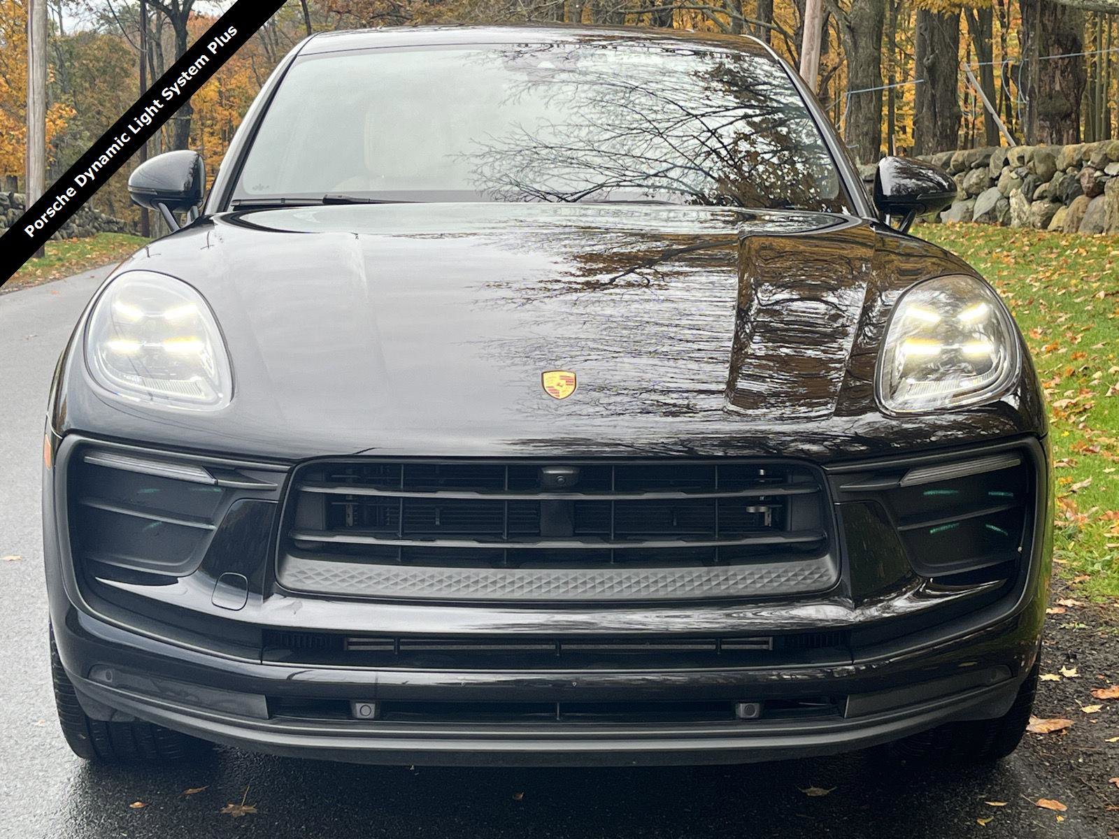 Used 2022 Porsche Macan w/ Premium Package image 4