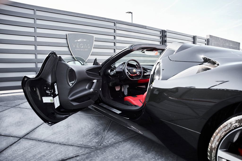 Used 2024 Ferrari SF90 Spider image 37