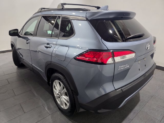 Used 2024 Toyota Corolla Cross LE AWD/4WD image 3