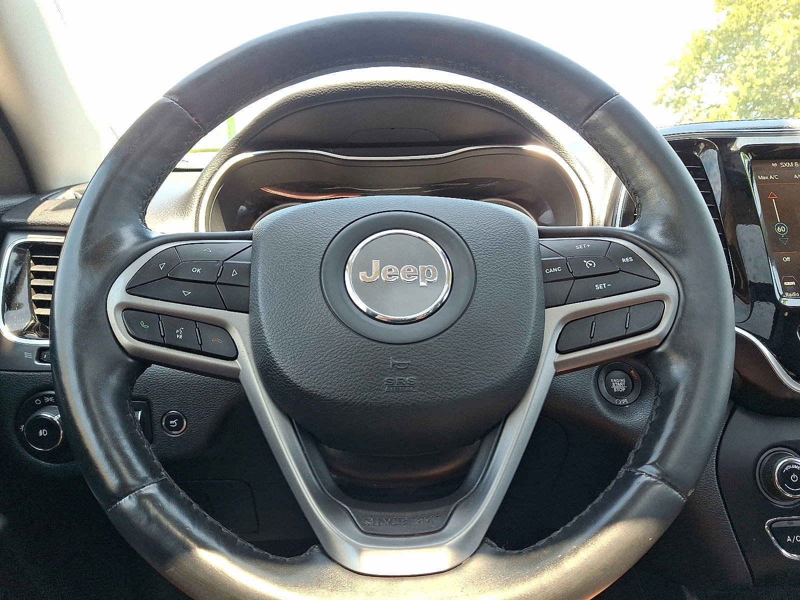 Used 2019 Jeep Cherokee Limited image 21