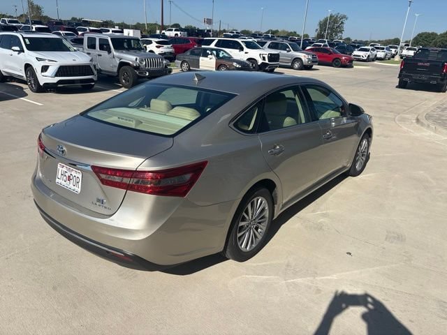 Used 2017 Toyota Avalon Limited w/ All Weather Liner Package FWD image 3