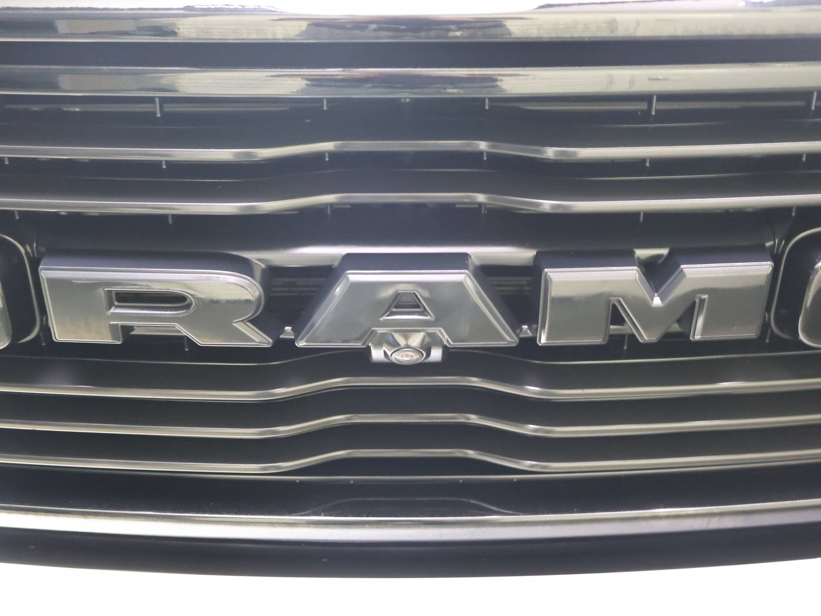 Used 2024 RAM 1500 Laramie AWD/4WD image 17