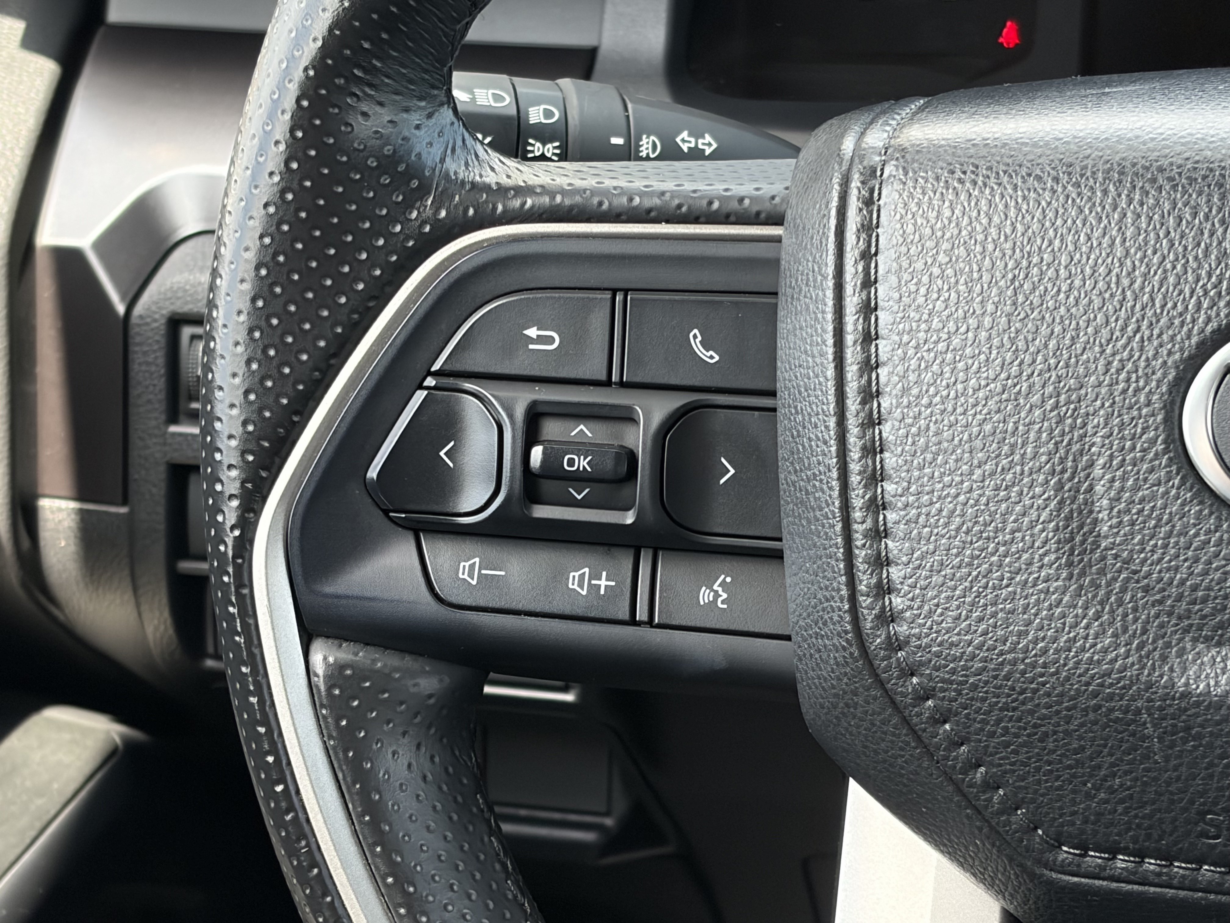 Certified 2025 Toyota 4Runner SR5 AWD/4WD image 18