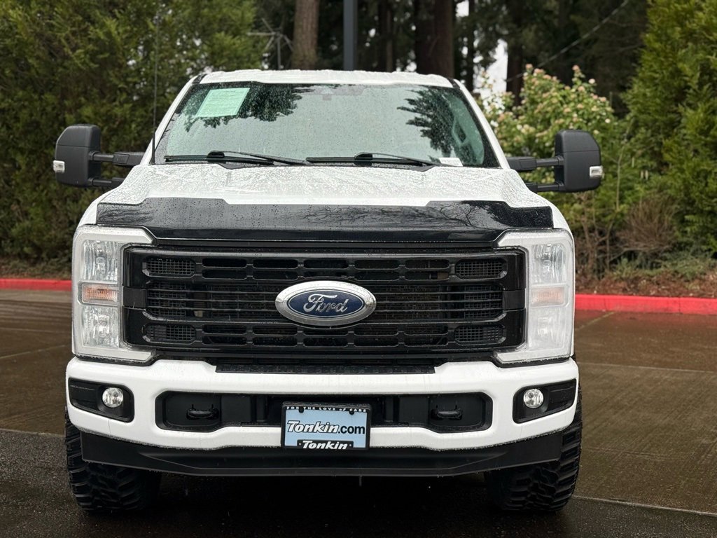 Used 2024 Ford F350 XLT image 2