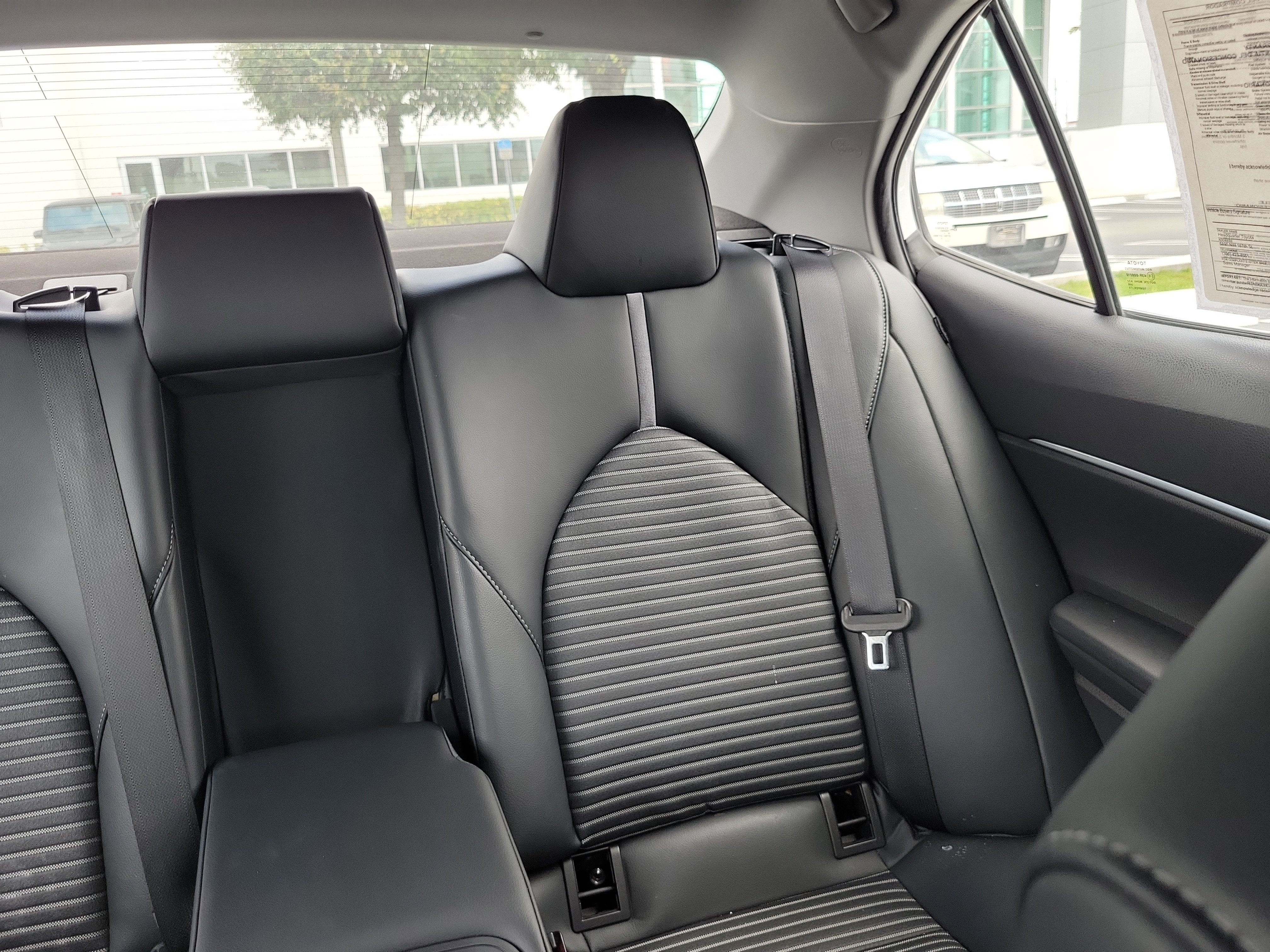 Used 2020 Toyota Camry SE FWD image 22