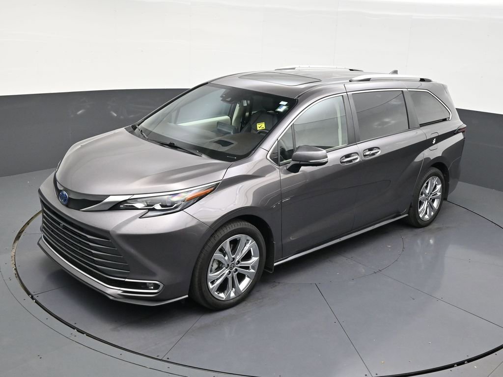Used 2024 Toyota Sienna Platinum image 12