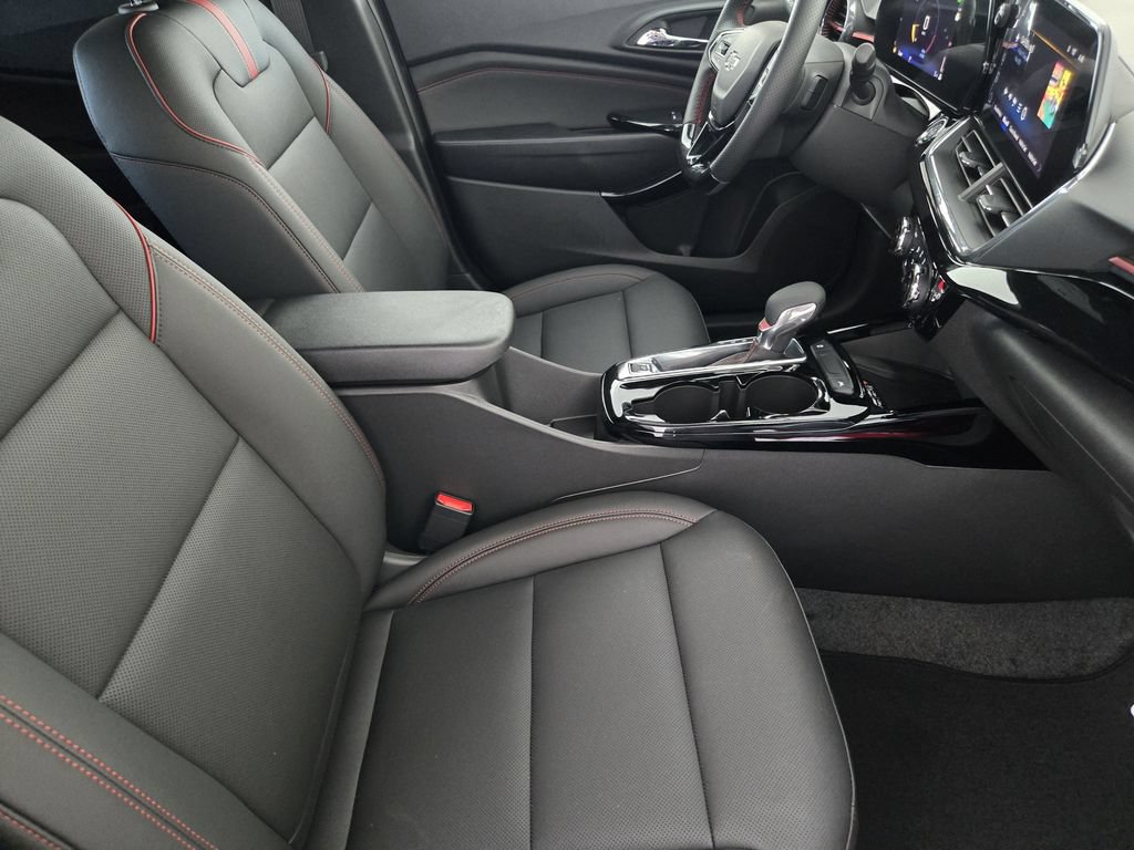 New 2026 Chevrolet Trax RS w/ Sunroof Package FWD image 16