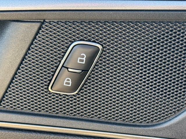 Used 2023 Ford Edge SE AWD/4WD image 10