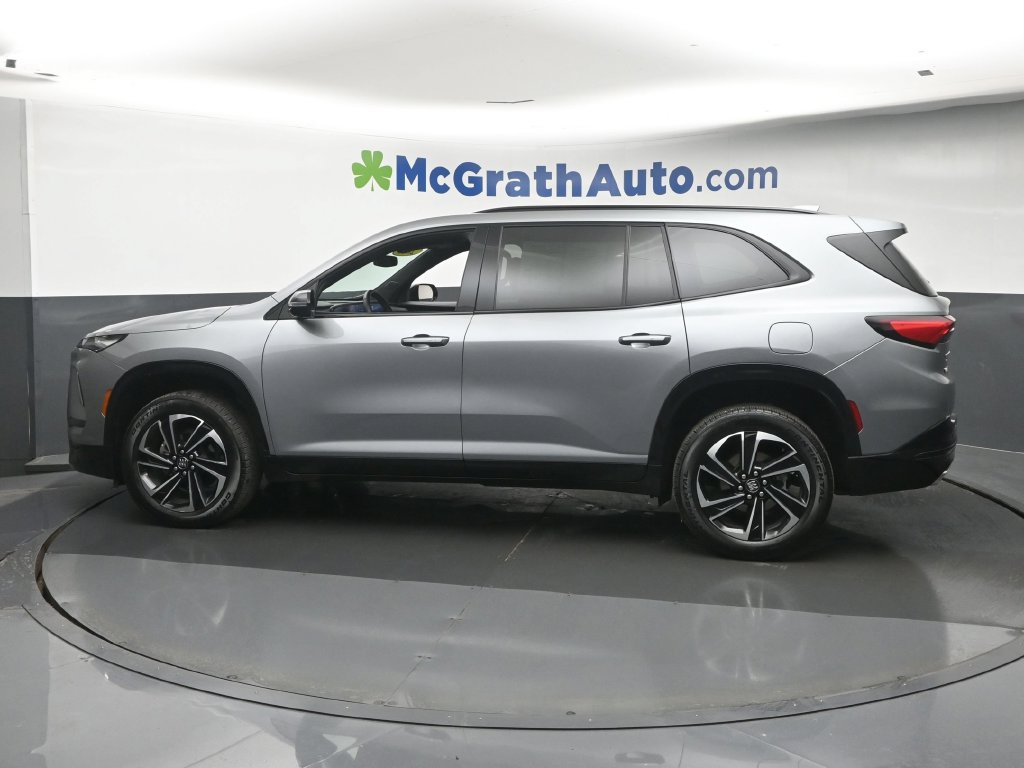 Used 2025 Buick Enclave Sport Touring AWD/4WD image 23