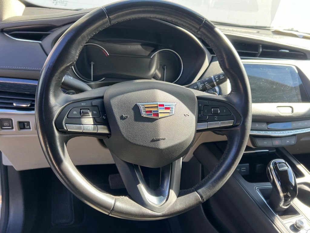 Used 2023 Cadillac XT4 Premium Luxury image 11