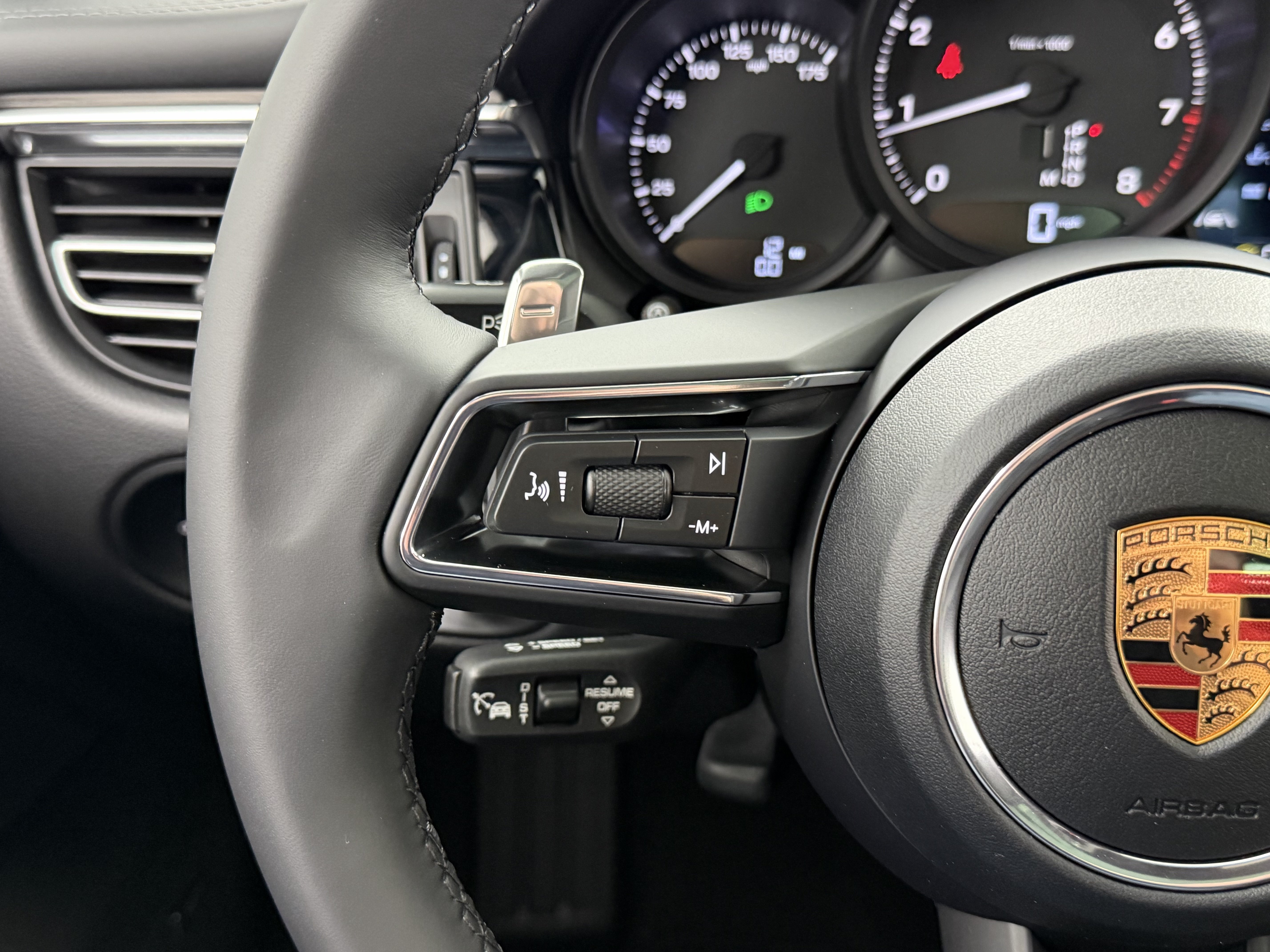 Certified 2026 Porsche Macan AWD/4WD image 47