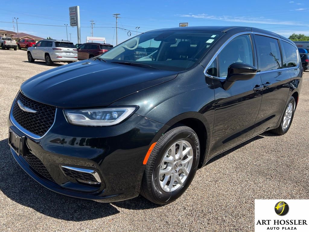 Used 2023 Chrysler Pacifica Touring-L
