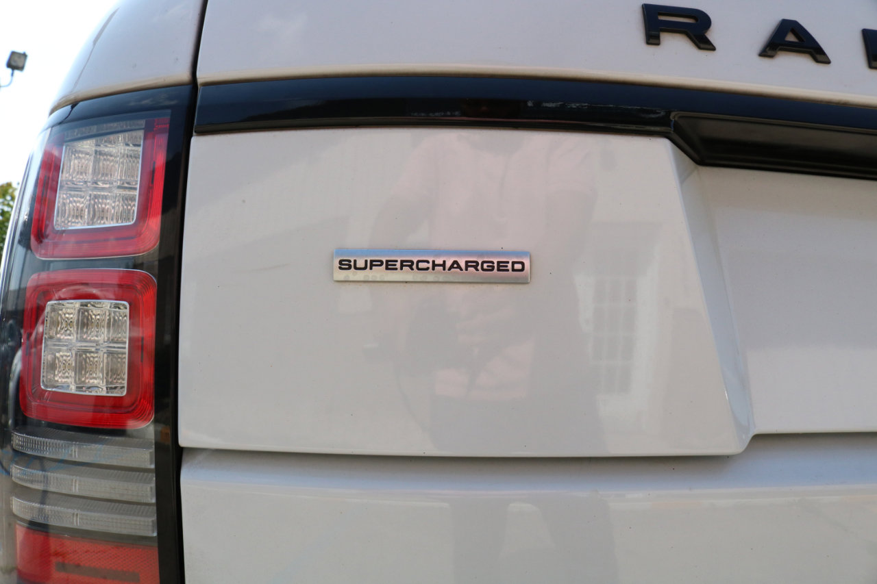Used 2017 Land Rover Range Rover Supercharged image 15