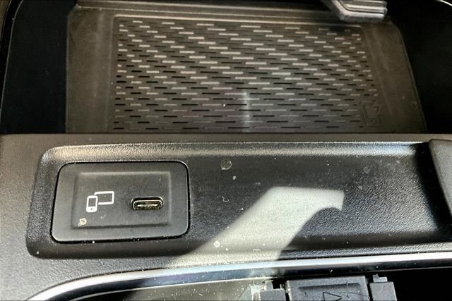 Used 2023 Mercedes-Benz GLB 250 4MATIC image 16