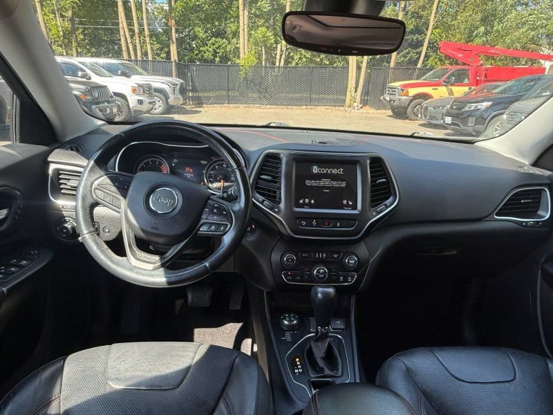 Used 2019 Jeep Cherokee Trailhawk AWD/4WD image 14